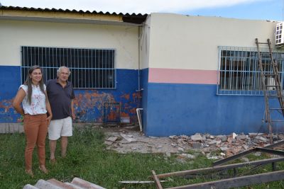 ESCOLAS DA REDE MUNICIPAL DE ENSINO PASSAM POR REFORMAS E PINTURAS PARA INÍCIO DO ANO LETIVO. ESCOLAS DA REDE MUNICIPAL DE ENSINO PASSAM POR REFORMAS E PINTURAS PARA INÍCIO DO ANO LETIVO.