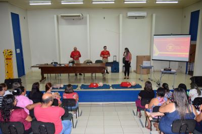 SECRETARIA DE EDUCAÇÃO PROMOVE CURSO DE PRIMEIROS SOCORROS PARA PROFESSORES E FUCIONÁRIOS. SECRETARIA DE EDUCAÇÃO PROMOVE CURSO DE PRIMEIROS SOCORROS PARA PROFESSORES E FUCIONÁRIOS.