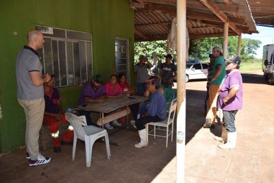 VISITA AOS TRABALHADORES DA USINA DE RECICLAGEM TRATOU SOBRE DESCARTE INDEVIDO DE SERINGAS E AGULHAS. VISITA AOS TRABALHADORES DA USINA DE RECICLAGEM TRATOU SOBRE DESCARTE INDEVIDO DE SERINGAS E AGULHAS.
