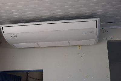 SALÃO DE EVENTOS DA TERCEIRA IDADE DO CONVIVER LÍRIOS DO VALE, ESTÁ RECEBENDO CLIMATIZADORES.