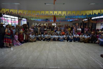 ASSISTÊNCIA SOCIAL REALIZA BELÍSSIMA E ANIMADA FESTA JUNINA PARA OS MEMBROS DO GRUPO DA TERCEIRA IDADE. ASSISTÊNCIA SOCIAL REALIZA BELÍSSIMA E ANIMADA FESTA JUNINA PARA OS MEMBROS DO GRUPO DA TERCEIRA IDADE.