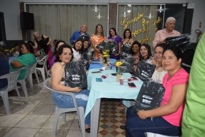SECRETARIA MUNICIPAL DE EDUCAÇÃO ENTREGA LEMBRANCINHAS E CERTIFICADOS AOS PROFISSIONAIS DA EDUCAÇÃO. SECRETARIA MUNICIPAL DE EDUCAÇÃO ENTREGA LEMBRANCINHAS E CERTIFICADOS AOS PROFISSIONAIS DA EDUCAÇÃO.