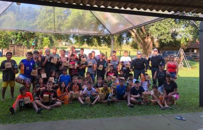 PREFEITURA DE IGUATEMI DOA PANETONES E REFRIGERANTES PARA CONFRATERNIZAÇÃO DO PROJETO BOM DE BOLA BOM NA ESCOLA. PREFEITURA DE IGUATEMI DOA PANETONES E REFRIGERANTES PARA CONFRATERNIZAÇÃO DO PROJETO BOM DE BOLA BOM NA ESCOLA.