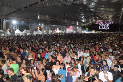 SHOW COM GRUPO DE RENOME NACIONAL, TRAIA VÉIA, REUNIU MAIS DE 6 MIL PESSOAS NAS COMEMORAÇÕES DE FINAL DE ANO, EM IGUATEM SHOW COM GRUPO DE RENOME NACIONAL, TRAIA VÉIA, REUNIU MAIS DE 6 MIL PESSOAS NAS COMEMORAÇÕES DE FINAL DE ANO, EM IGUATEM
