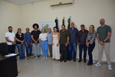 PREFEITO LÍDIO LEDESMA SE REÚNE COM NOVOS E ANTIGOS SECRETÁRIOS NO PAÇO MUNICIPAL. PREFEITO LÍDIO LEDESMA SE REÚNE COM NOVOS E ANTIGOS SECRETÁRIOS NO PAÇO MUNICIPAL.