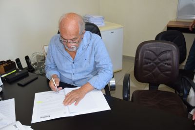 PREFEITO LÍDIO LEDESMA ASSINA TERMO DE FOMENTO COM ENTIDADES SOCIOASSISTENCIAIS DE IGUATEMI.