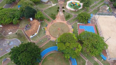 PRAÇA MARCÍLIO AUGUSTO PINTO ESTÁ DE VISUAL NOVO APÓS REFORMAS E ADEQUAÇÕES. PRAÇA MARCÍLIO AUGUSTO PINTO ESTÁ DE VISUAL NOVO APÓS REFORMAS E ADEQUAÇÕES.