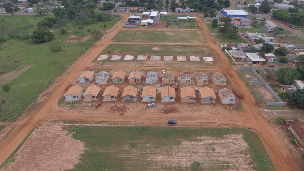 IGUATEMI AVANÇA NA HABITAÇÃO COM OBRAS DAS NOVAS MORADIAS NO BAIRRO STANISLAU JAVOLSKI.