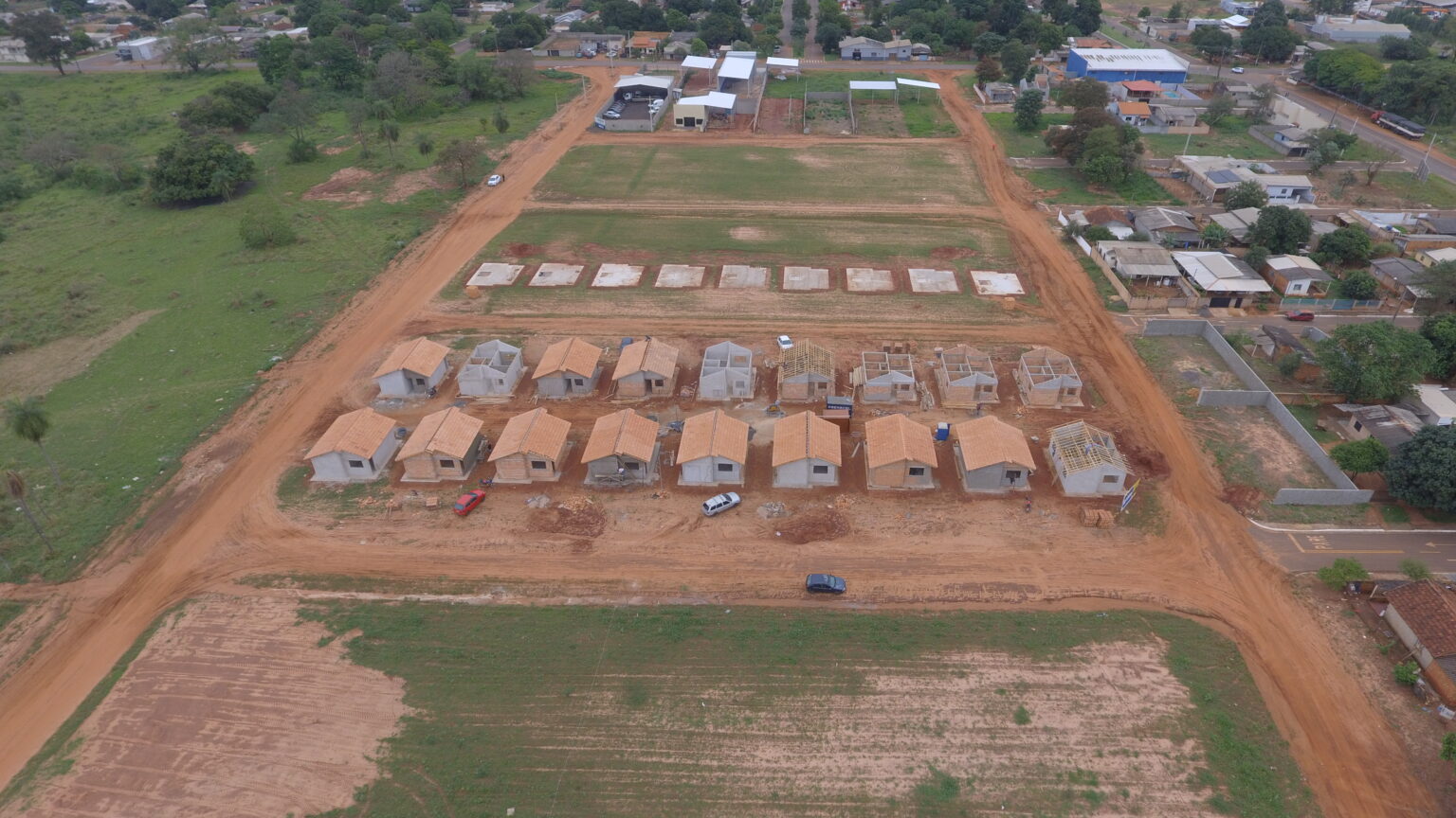 IGUATEMI AVANÇA NA HABITAÇÃO COM OBRAS DAS NOVAS MORADIAS NO BAIRRO STANISLAU JAVOLSKI.