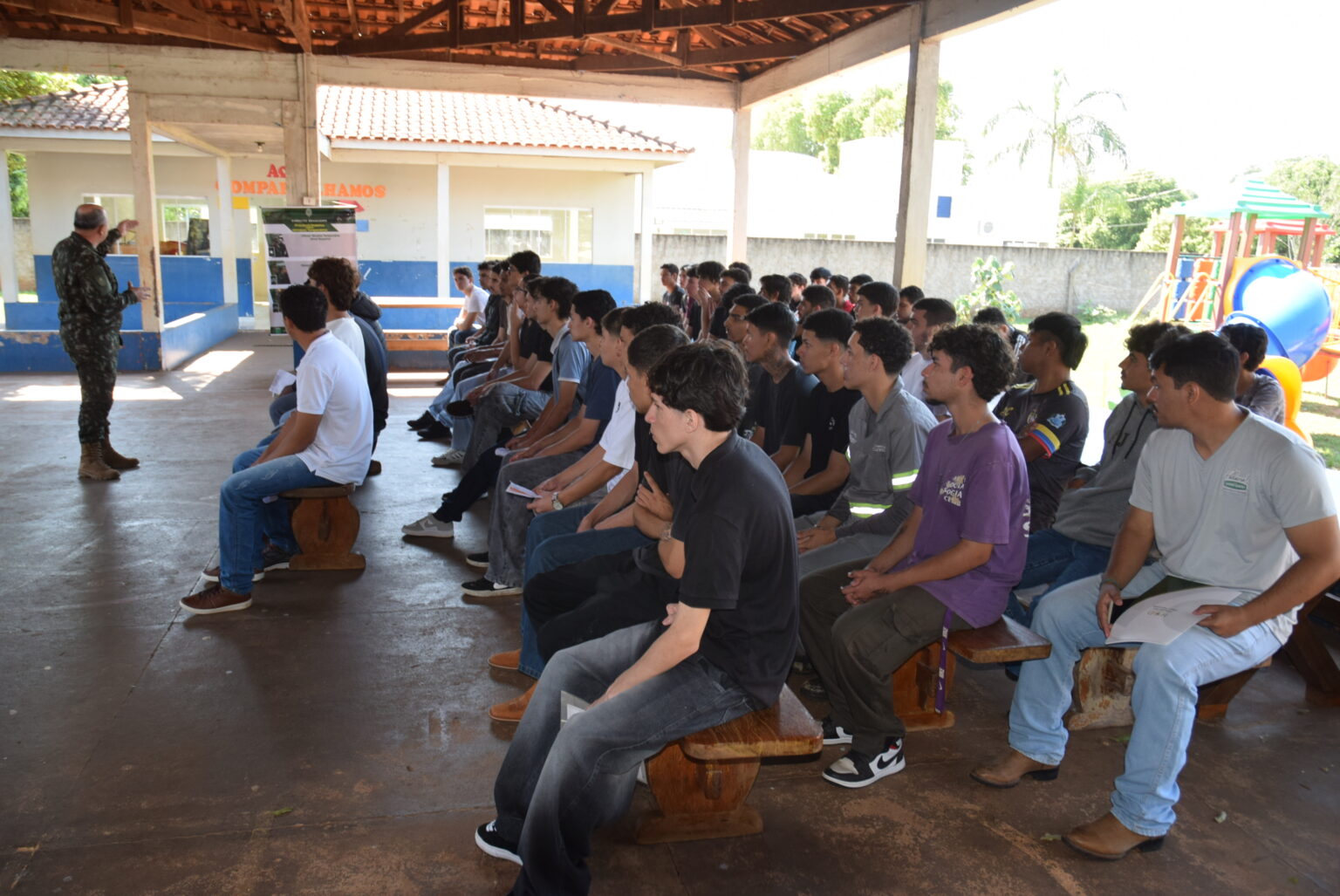 71 JOVENS ALISTADOS PASSAM POR COMISSÃO DE SELEÇÃO DO EXÉRCITO BRASILEIRO EM IGUATEMI.